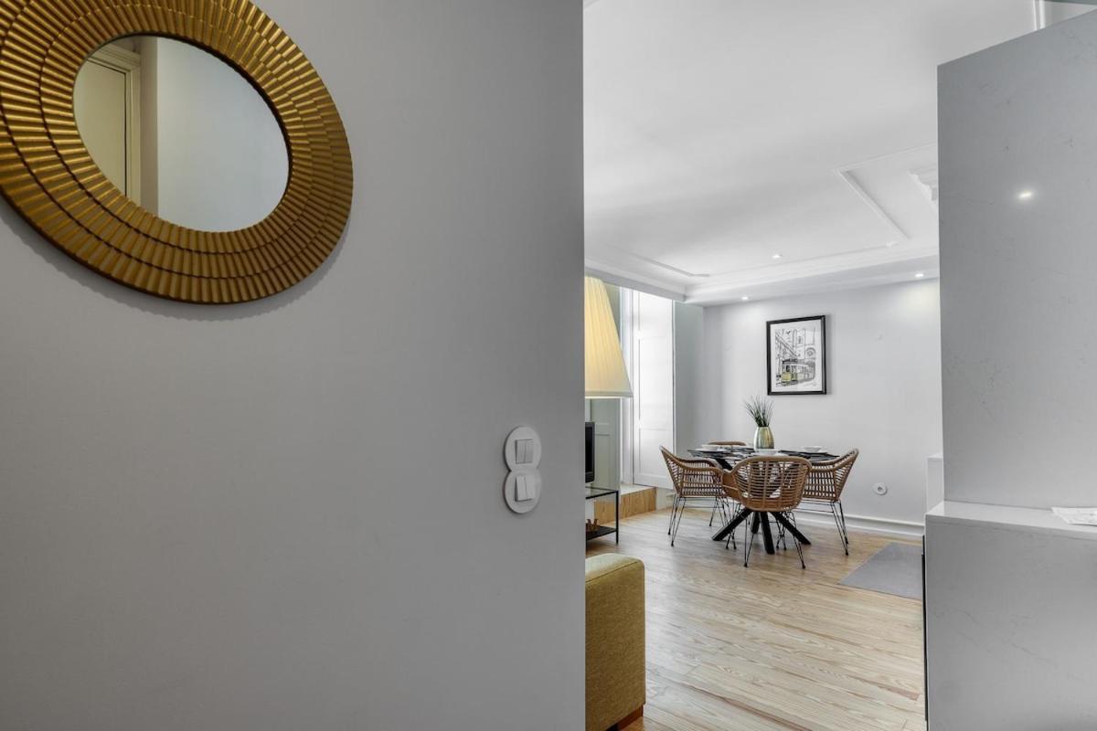 Apartment Beautiful 2 Bedroom With Views In Rua Augusta Lissabon