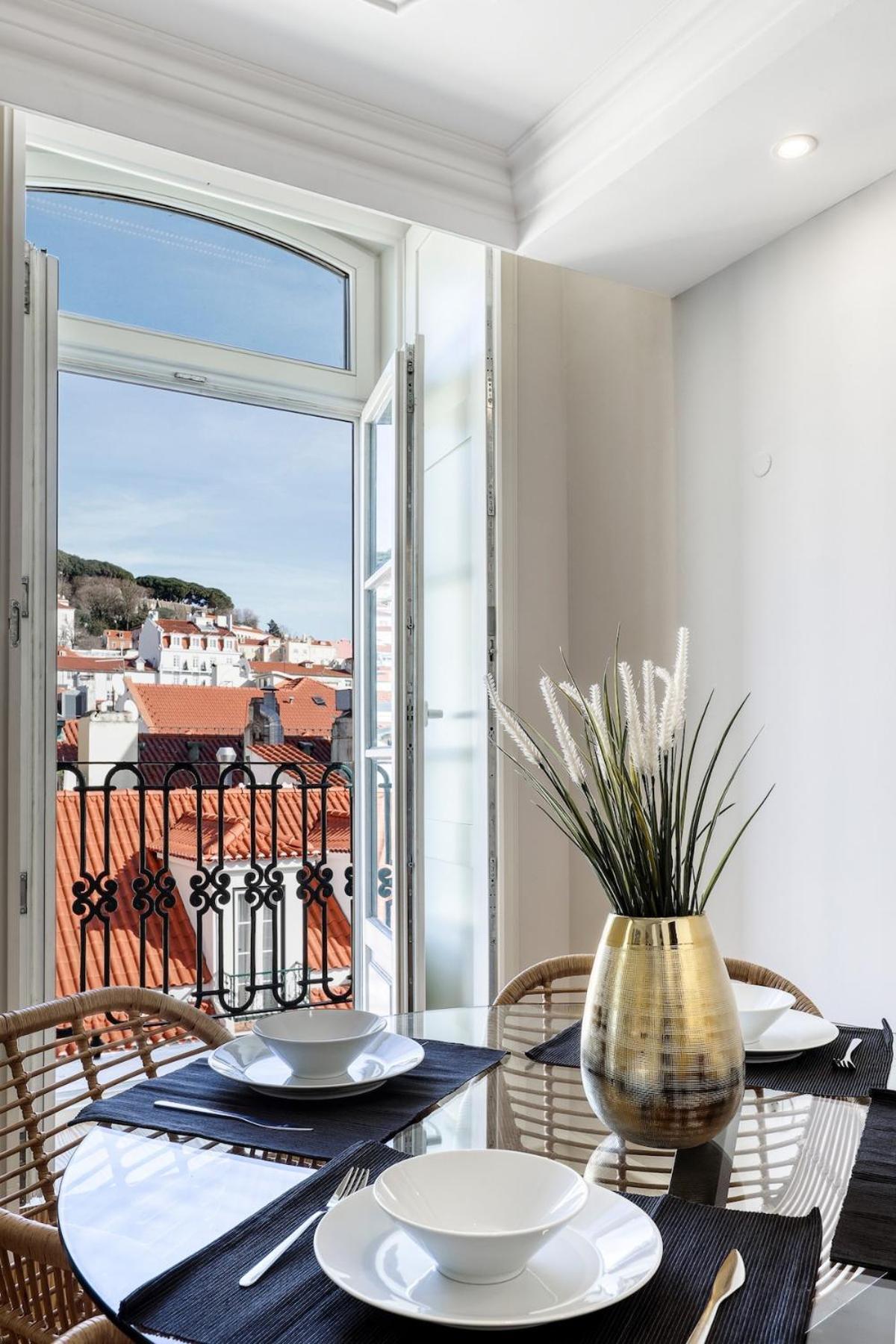 Beautiful 2 Bedroom With Views In Rua Augusta * Lissabon